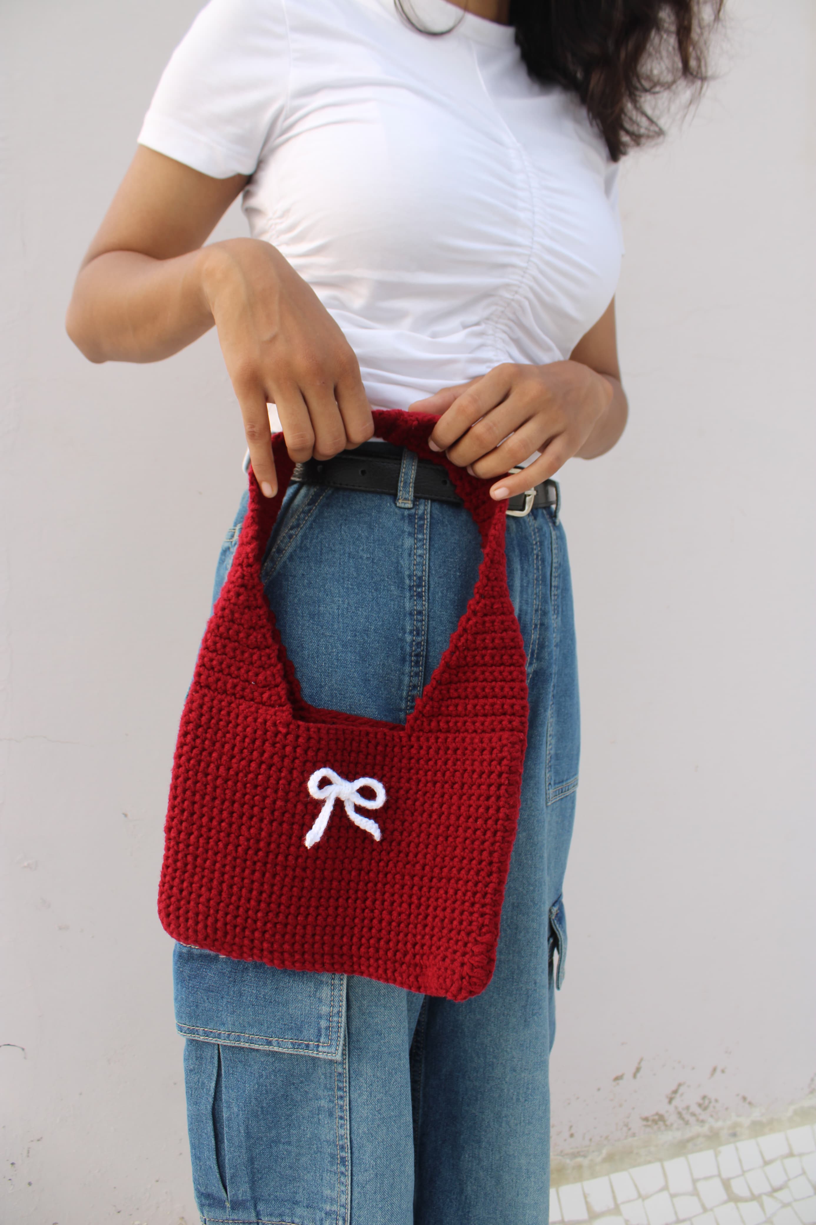 Shoulder bag with bow